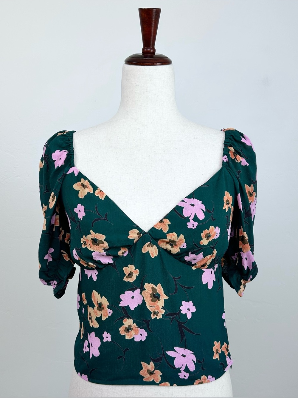 Flynn Skye Green Floral Sweetheart Rayon Short Puff Sleeve Crop Blouse MEDIUM
